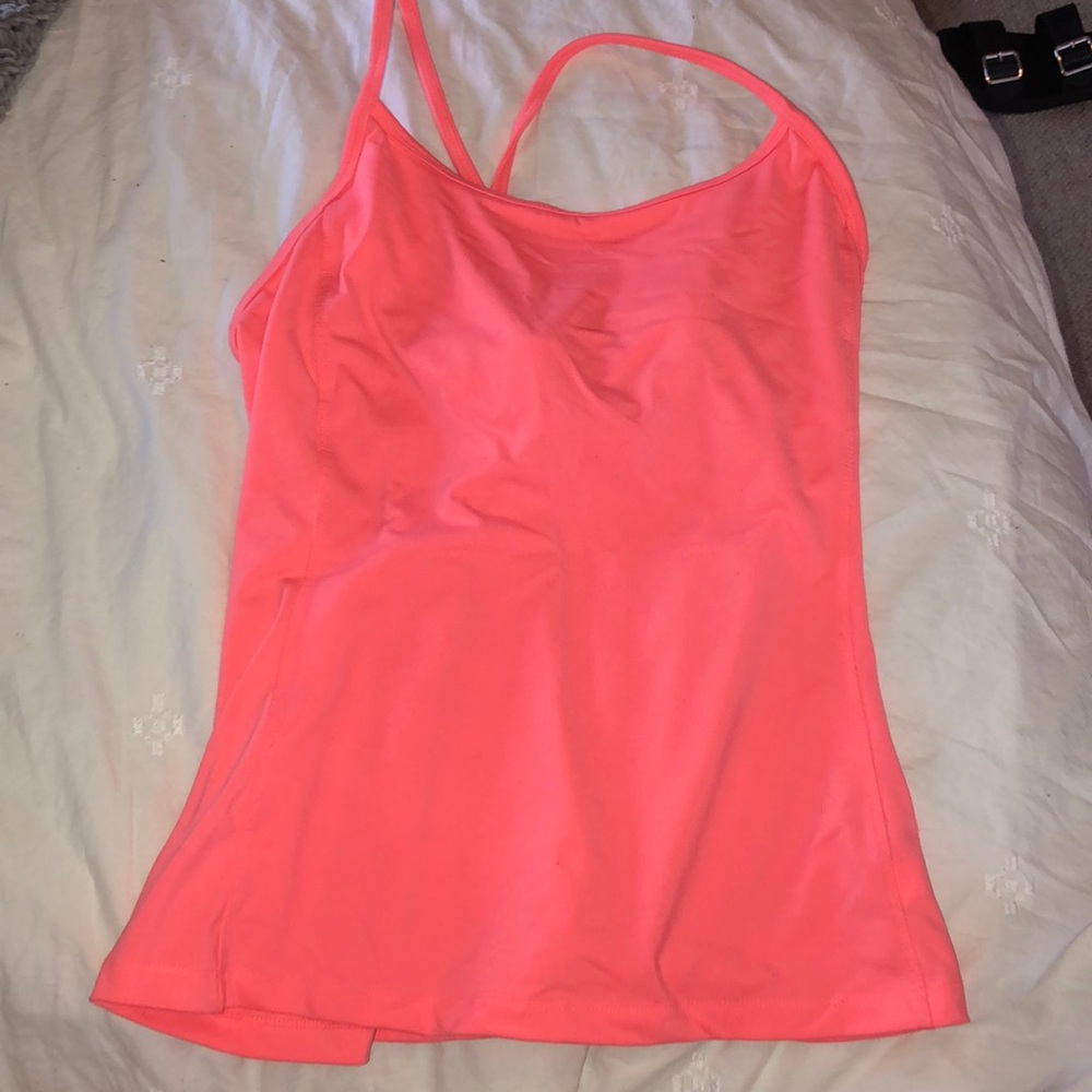 workout top with built in bra